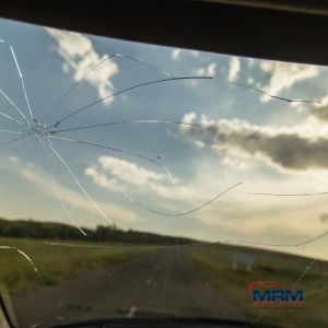windshield auto glass repair crack